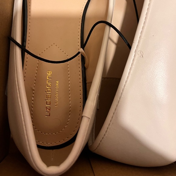 Liz Claiborne Ballerina Flats NWT - Picture 3 of 4